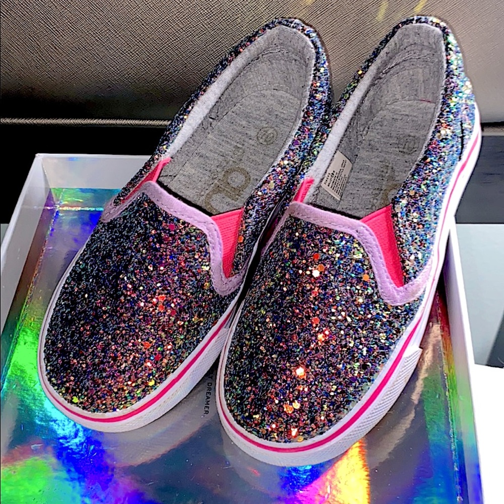 Kids slide on sparkle shoes